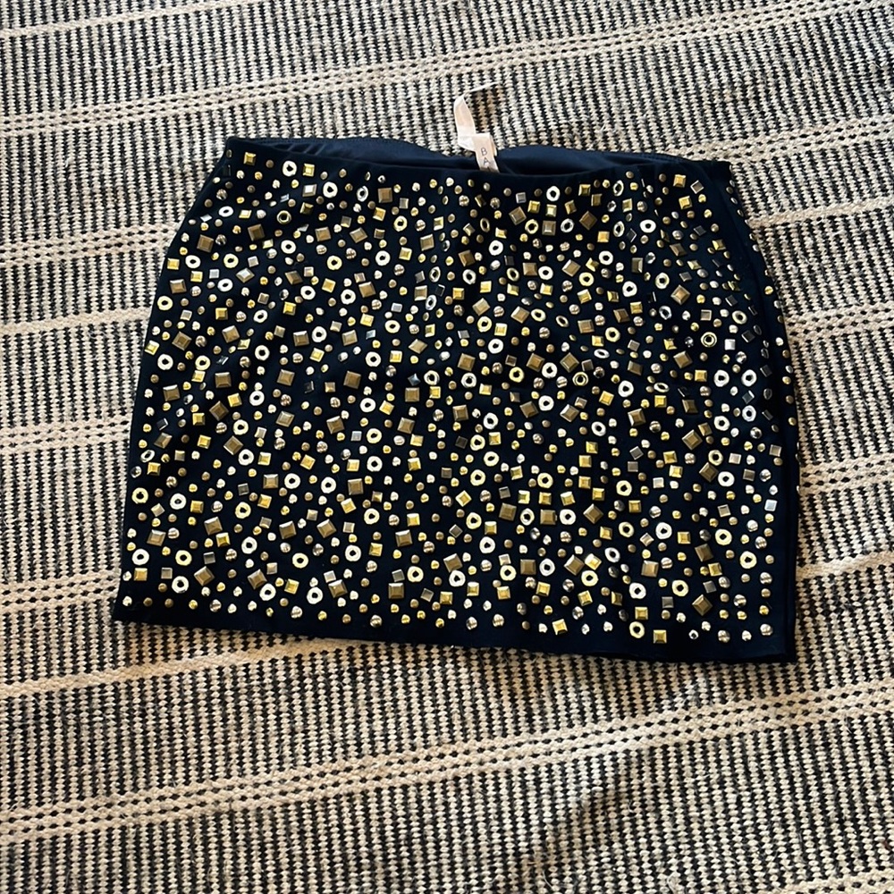 Beautiful mini skirt bailey44 size small silver and gold embellishments